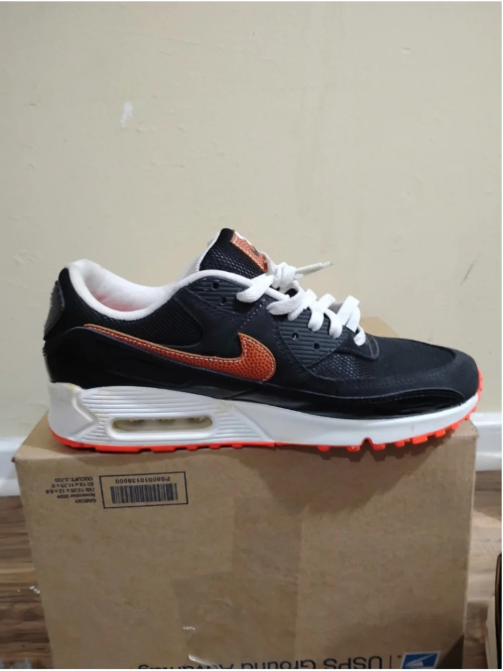 Nike Air Max 90 Football Swoosh Men Size 10.5 Black Orange Sneakers DJ5981-001